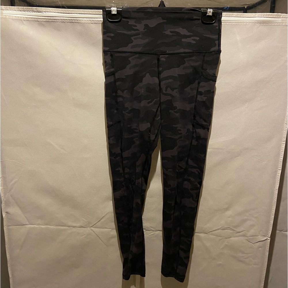 Black army print leggings